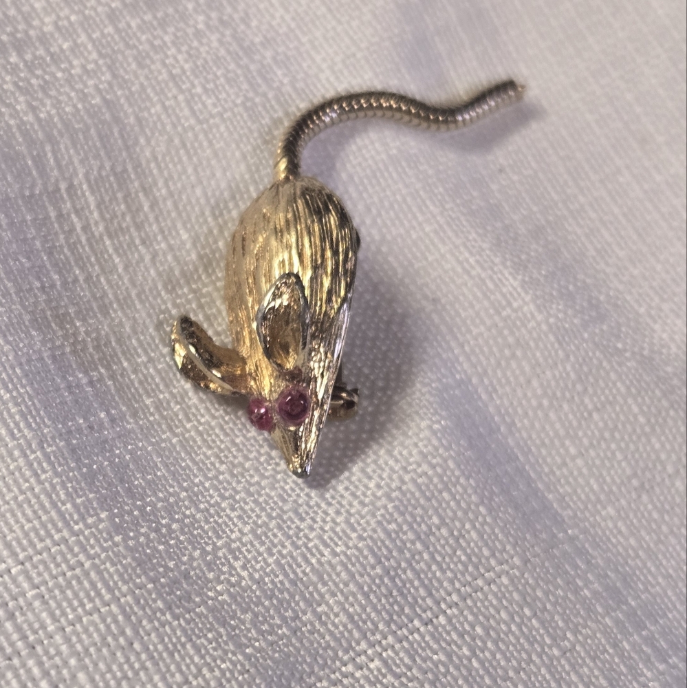 Brooch